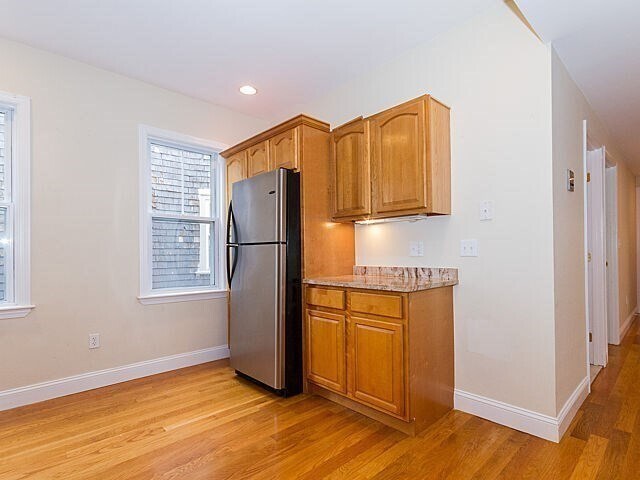 Building Photo - 144 Minot St