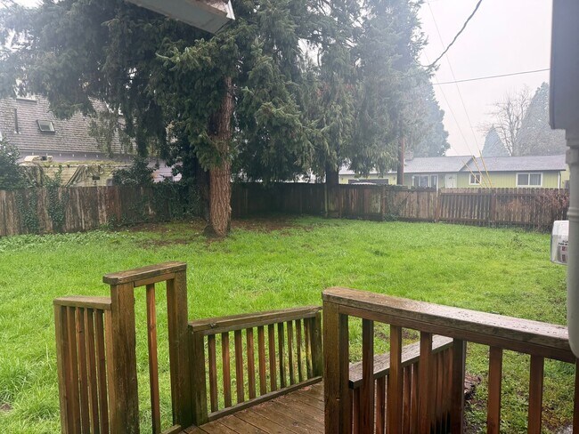 Building Photo - House for Rent!