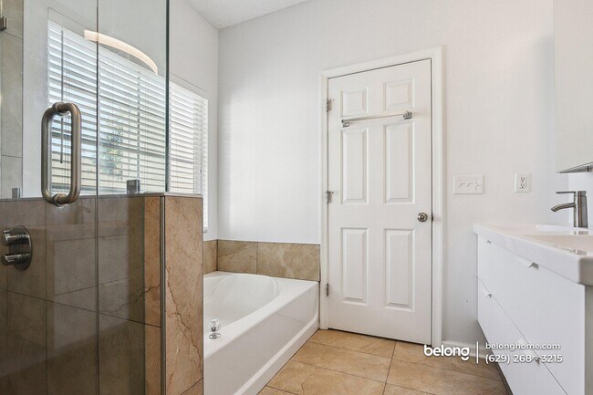 Building Photo - 3157 Skinner Dr