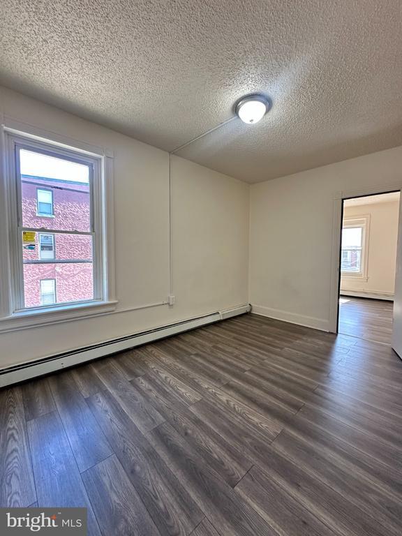 Building Photo - 448 W Hanover St