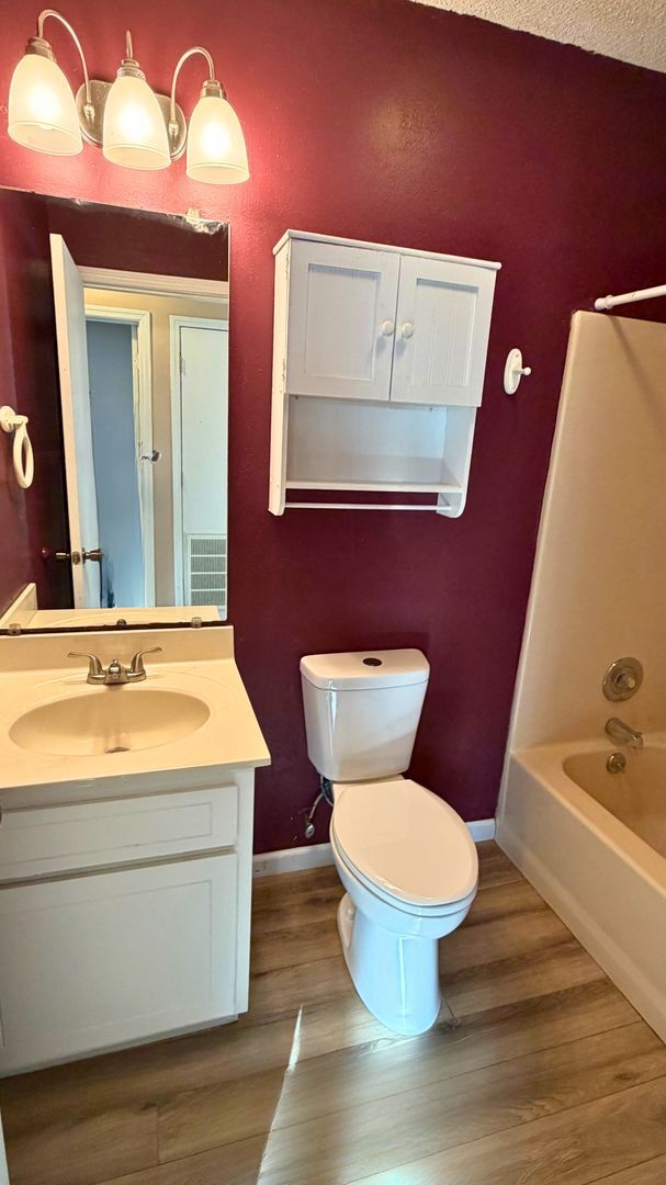 Building Photo - 2 Bedroom Home w/ Flex Room, fenced in yard - Close to base!!