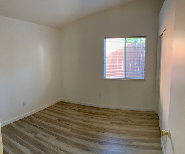 Building Photo - 5200 Dunham Ct