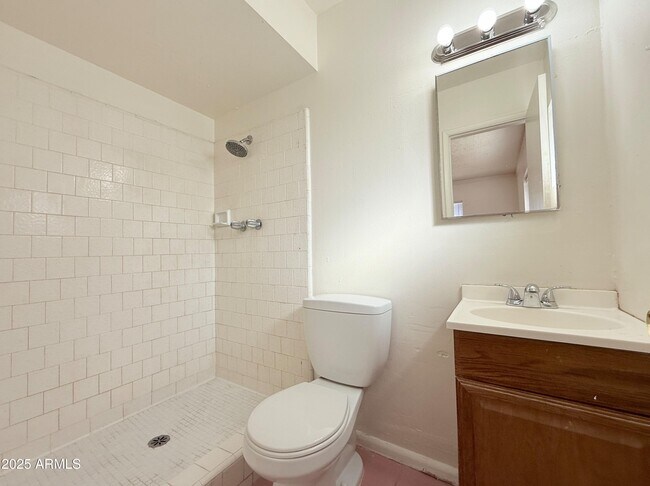 Building Photo - 617 W Minton St