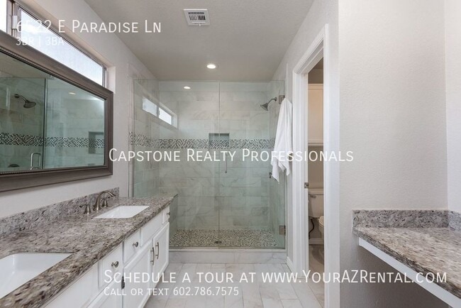 Building Photo - 6522 E Paradise Ln