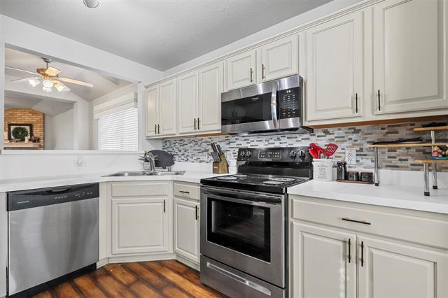 Building Photo - 1352 Meadowbrook Ln