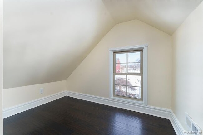Building Photo - 3342 Oak Grove Rd