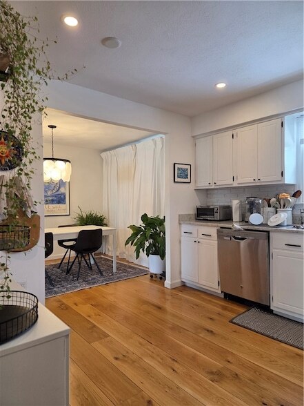 Building Photo - 14 Pocahontas Dr