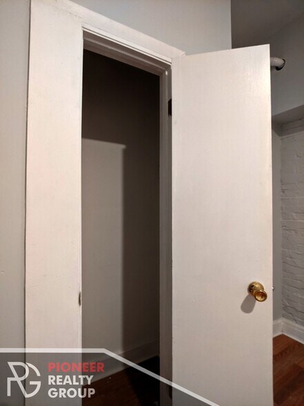 Building Photo - 3542 N Halsted St