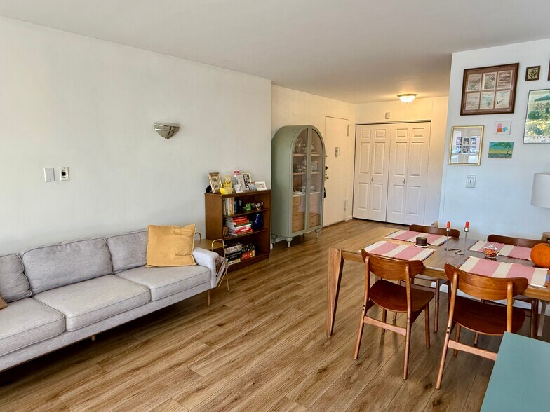 Building Photo - 444 Bedford St