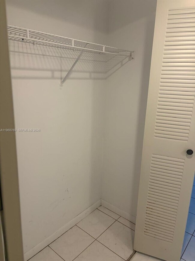 Building Photo - 9156 Collins Ave