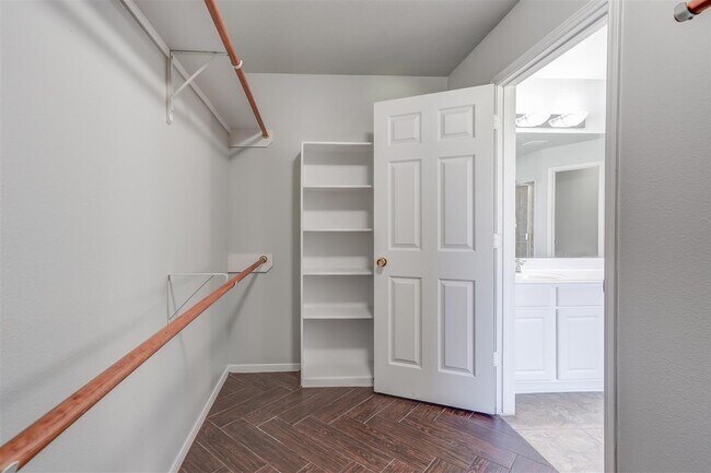 Building Photo - 18823 Elm Square Ct