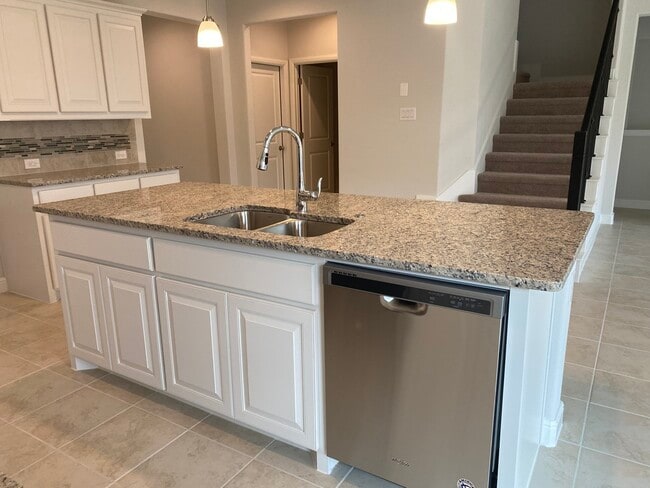 Kitchen - 1021 Gillespie Dr