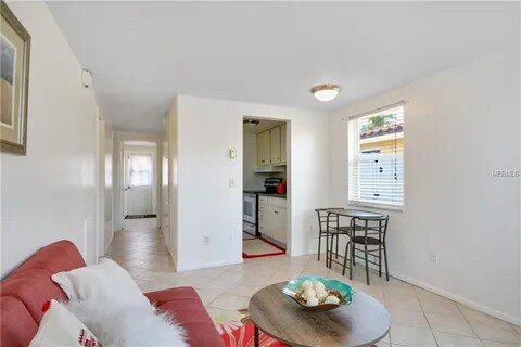 Building Photo - 2600 N Paula Dr