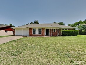 Building Photo - 220 Revere Dr