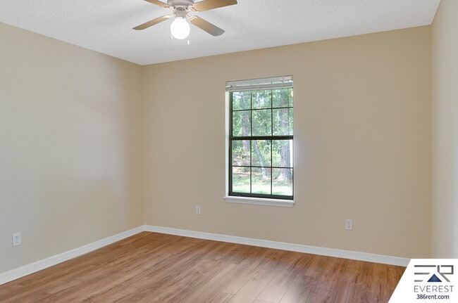 Building Photo - 83 Brushwood Ln