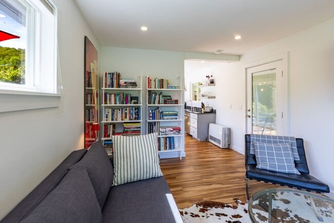 Building Photo - 5 month lease- Fully Furnished One bedroom...