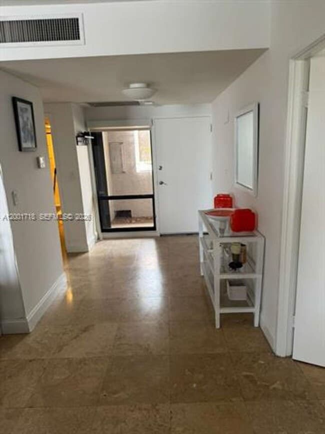 Building Photo - 121 Crandon Blvd