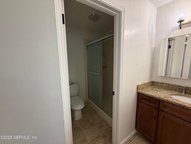 Building Photo - 10511 Tanglewilde Dr W