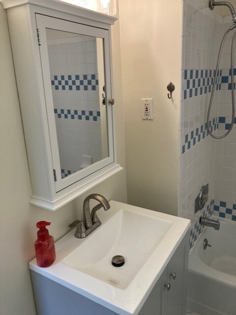 Building Photo - 119 Lawnside Ave