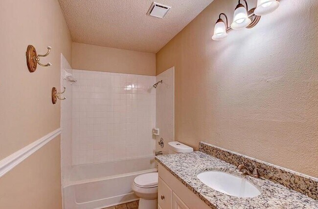 Building Photo - 4515 Keota Dr