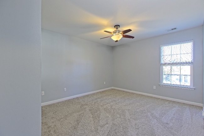 Building Photo - !!!WOW!!! Single Family home in Norfolk