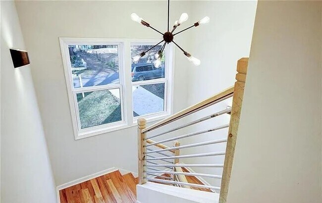 Building Photo - Elegant 3 BD 2.5 BA Home Offering Luxury Living in the Heart of Atlanta