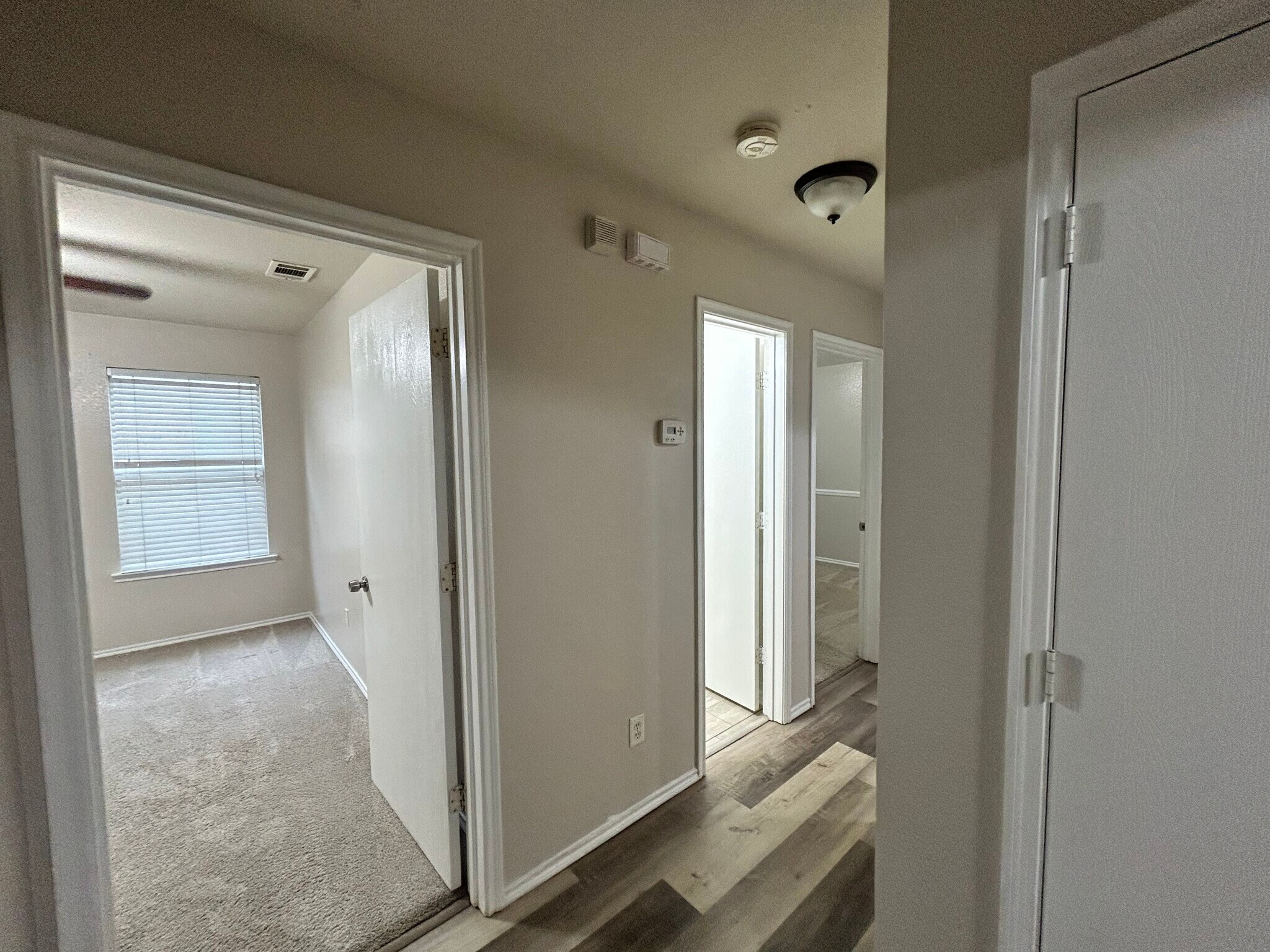 Building Photo - 10445 Hideaway Trl