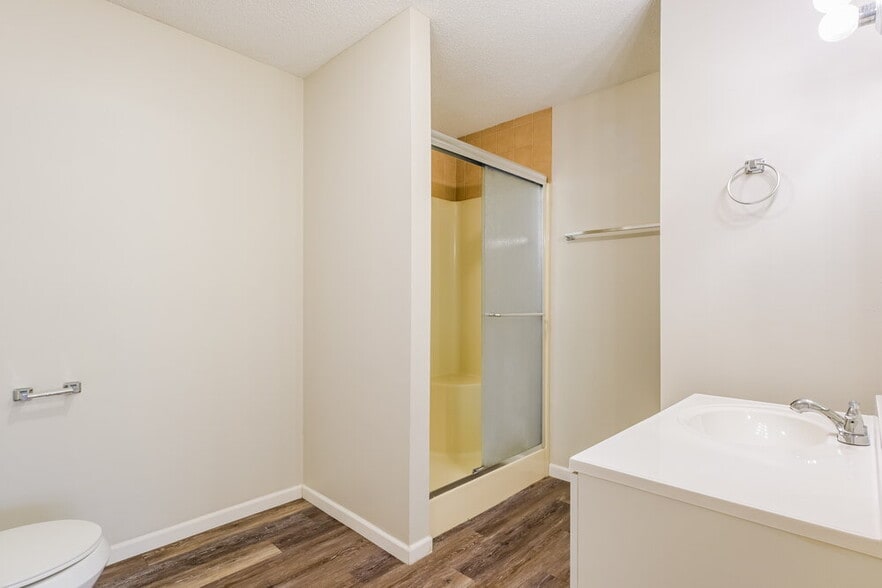 Building Photo - 11990 Roseview Ln