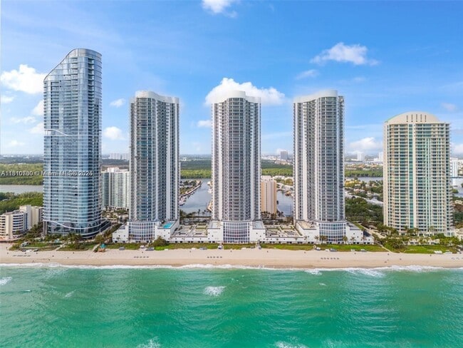 Building Photo - 15901 Collins Ave