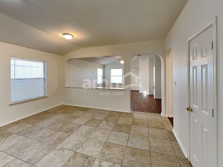 Building Photo - 6918 Shelbyville Ct