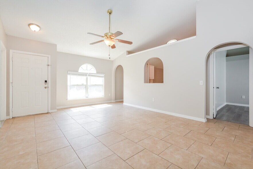 Building Photo - 7741 Fort Sumter Dr