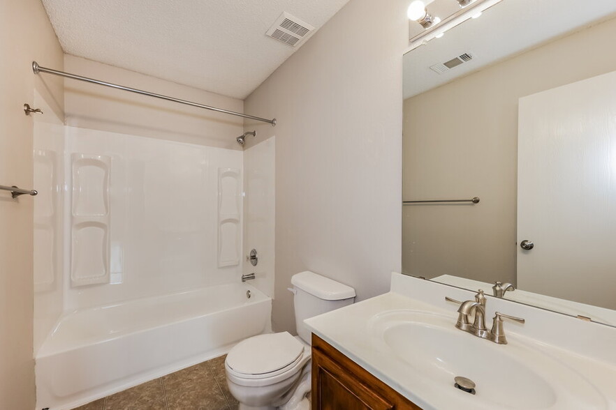 Building Photo - 7912 Whitney Ln