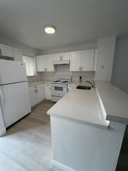 Building Photo - 8730 N Sherman Cir