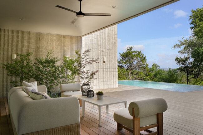 Building Photo - 5205 Scenic View Dr