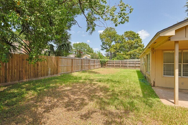 Building Photo - 22318 Fincastle Dr