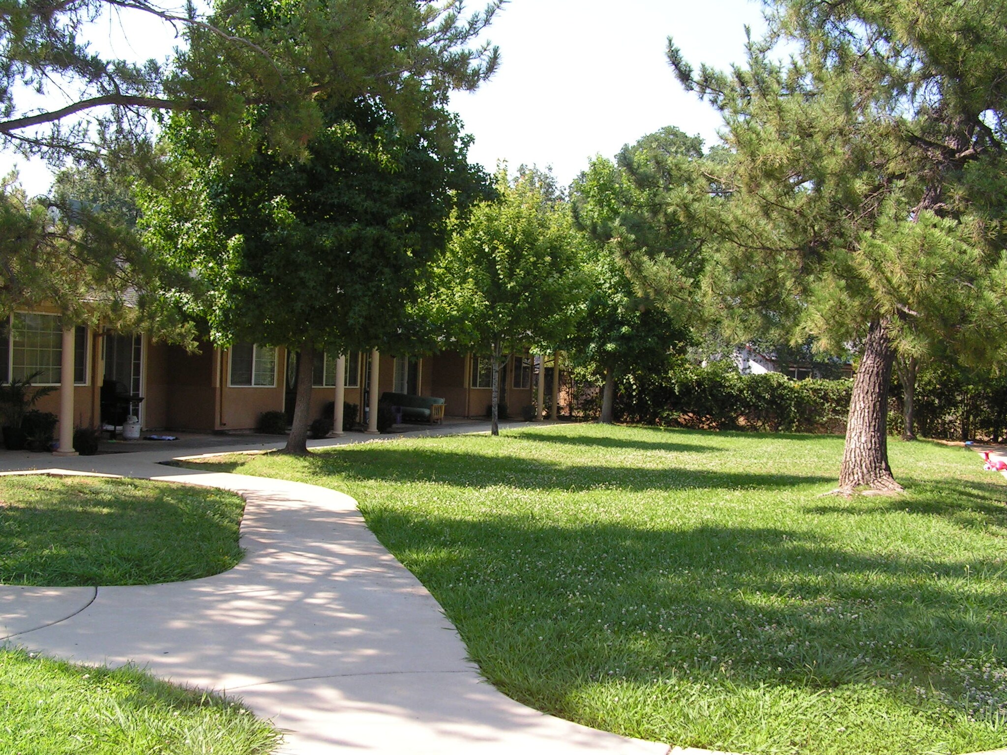 Building Photo - 2708 Wilson Ave