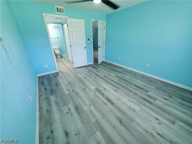 Building Photo - 1055 Palm Ave