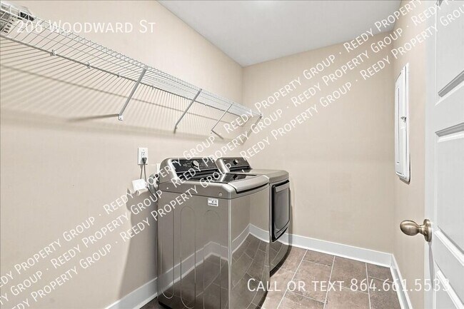 Building Photo - 206 Woodward St