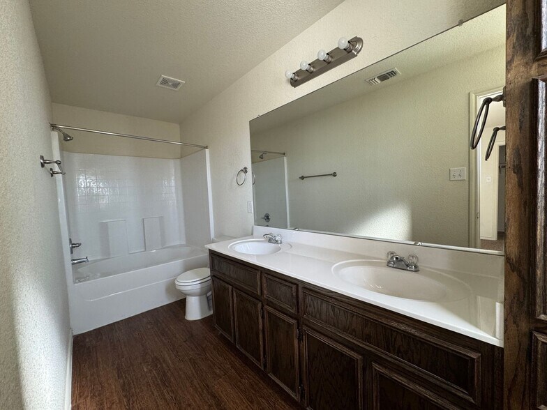 Building Photo - 5704 Lariat Ct