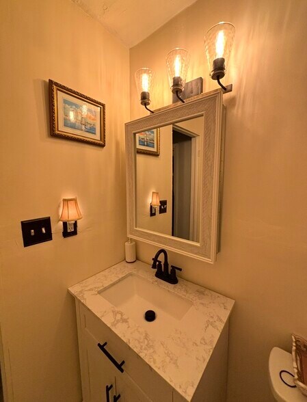 Building Photo - 5215 Coquina Key Dr SE