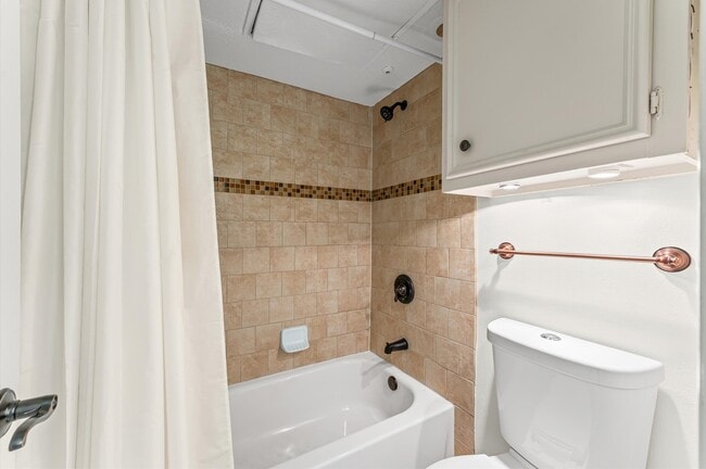 Building Photo - 2800 Jeanetta St