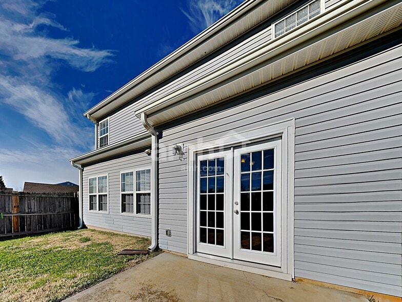 Building Photo - 1825 Beeson Park Ln