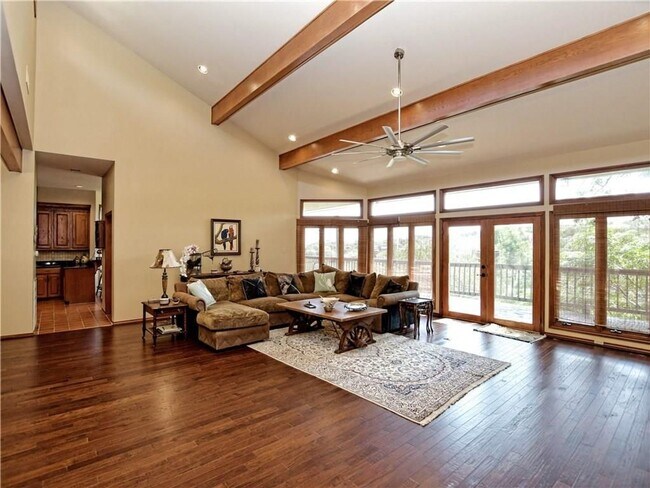 Building Photo - 205 Capri