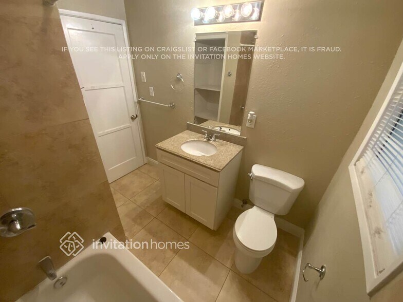 Building Photo - 2728 Harvey Way