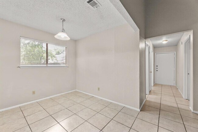 Building Photo - 818 Sirocco Dr