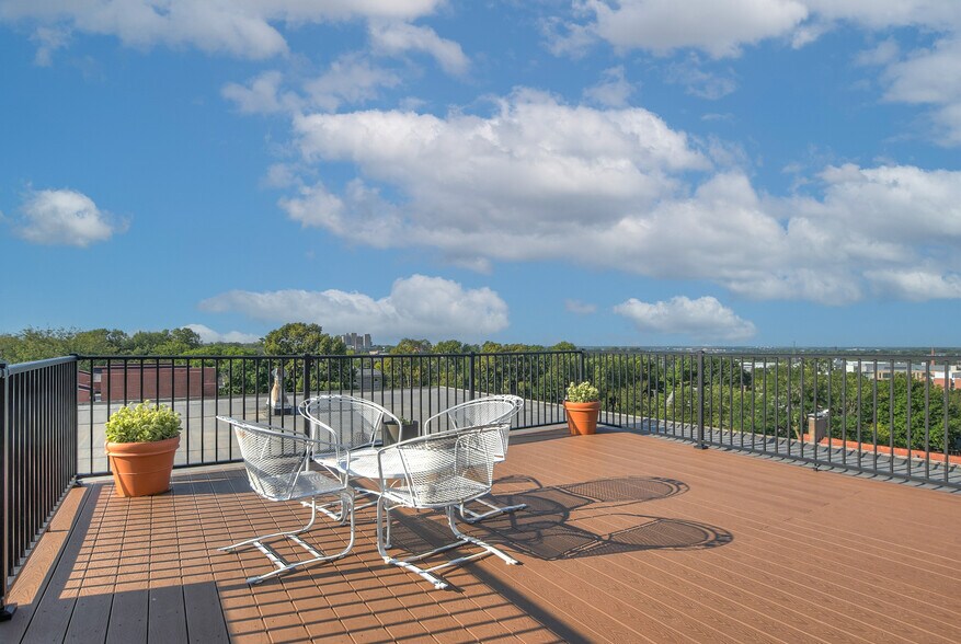 Building Photo - 500 S 37th St