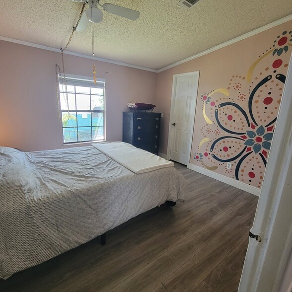 Bedroom #1 - 3404 Seacoast St