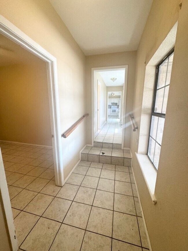 Building Photo - Country Living! 4 Bed 2 Bath Ready to Rent...
