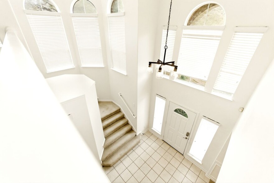 Building Photo - 119 Baythorne