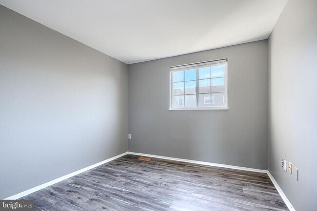 Building Photo - 12321 Boncrest Dr